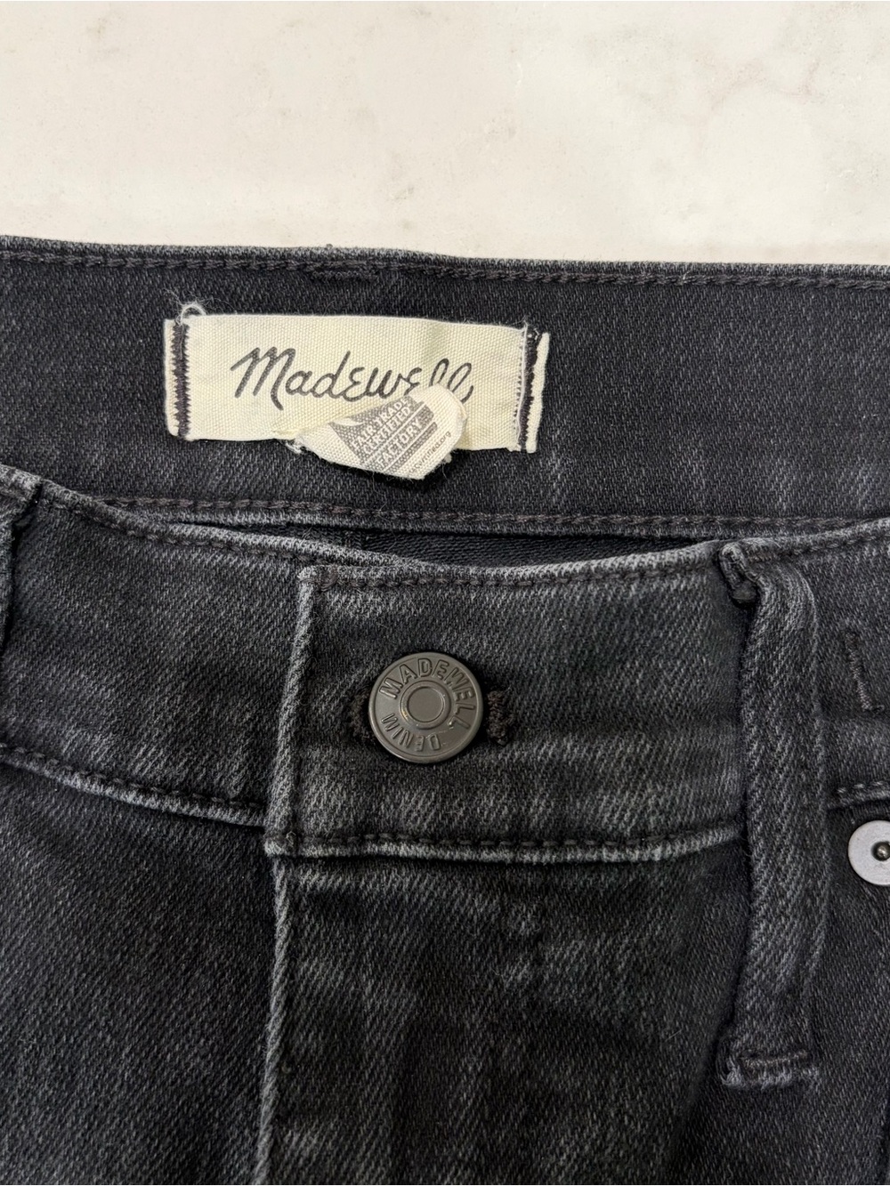 Madewell High-Rise Kick Out Jeans Black Wash Size 30 Cropped Flare